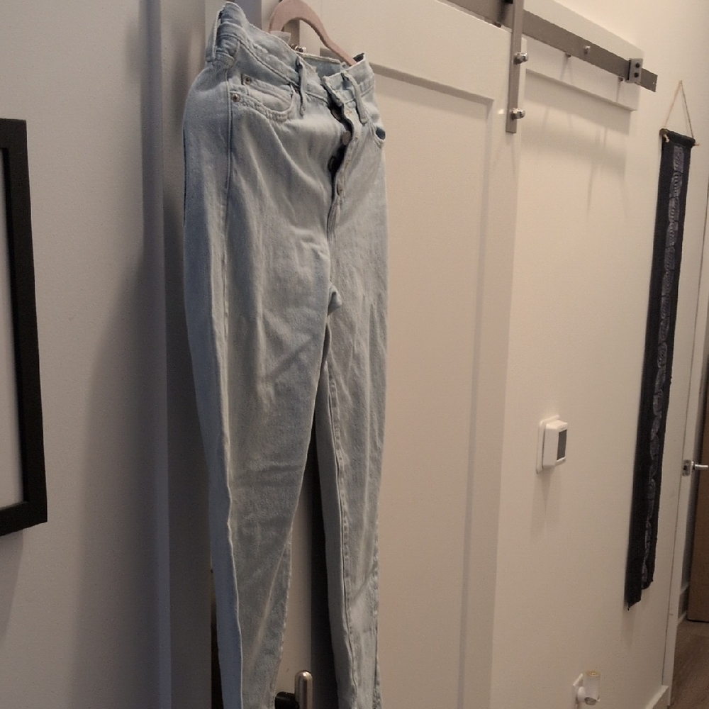 Levi's High Rise Light Blue Jeans